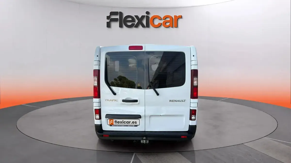 Usado Renault Trafic 110 CV (80 kW) 2021 Blanco Monovolumen