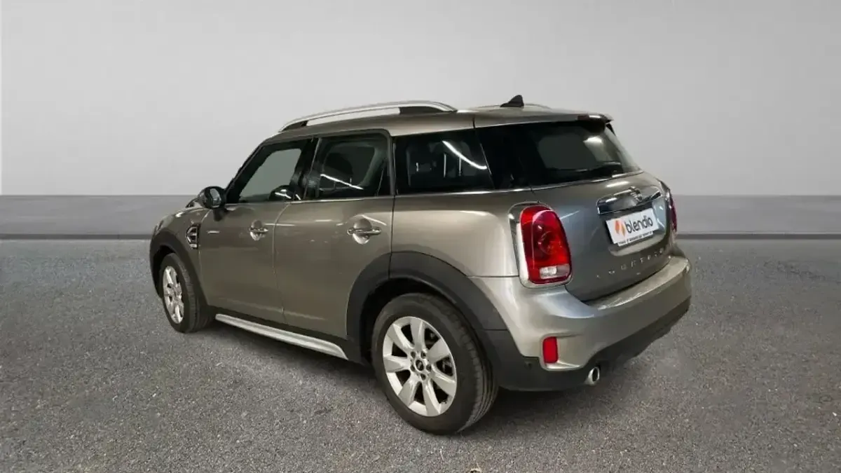 Usado Mini One Countryman 116 CV (85 kW) 2018 Gris SUV
