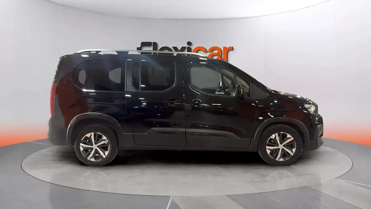 Usado Peugeot Rifter GT 131 CV (96 kW) 2021 Negro Monovolumen