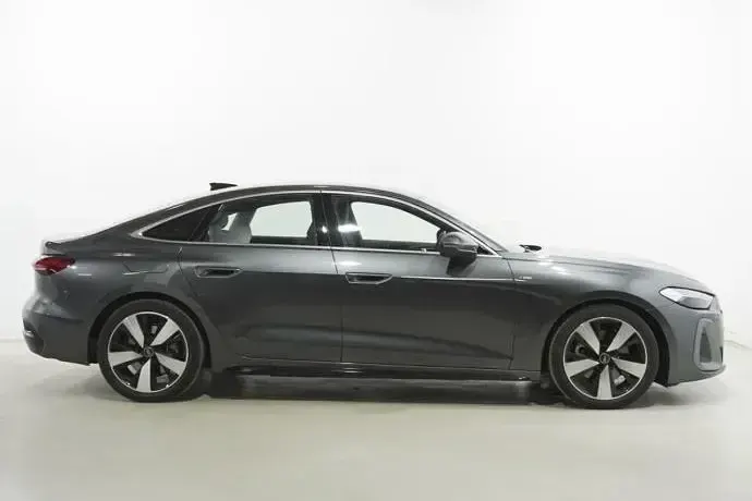 Usado Audi A5 S-Line 204 CV (150 kW) 2026 Gris Berlina