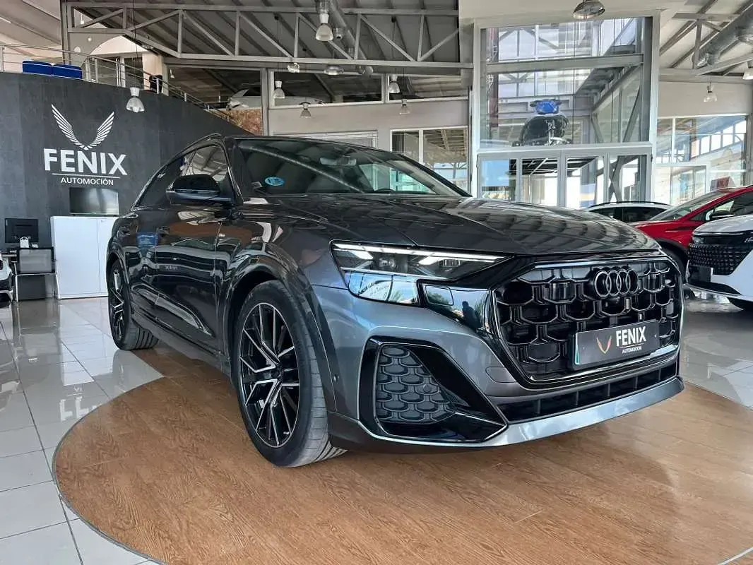 Usado Audi Q8 286 CV (210 kW) 2025 Gris SUV