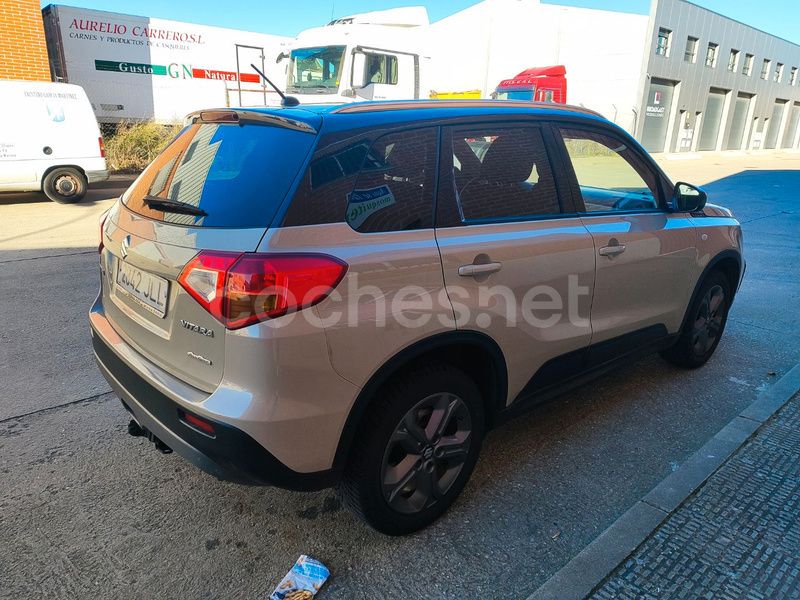Usado Suzuki Vitara GLX 120 CV (88 kW) 2016 Beige SUV