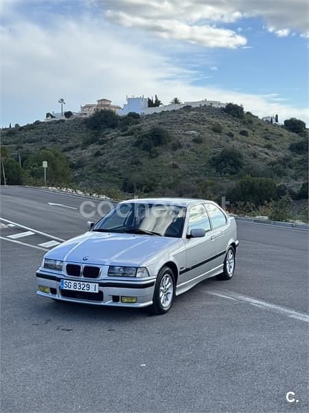 Usado BMW 318 90 CV (66 kW) 1999 Gris / plata Berlina