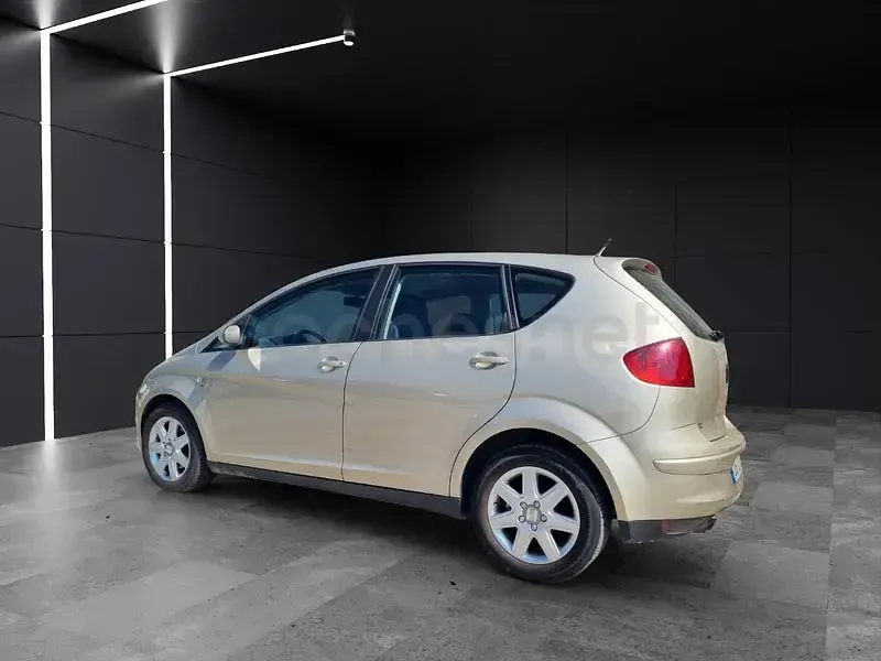 Usado Seat Altea Stylance 140 CV (102 kW) 2007 Beige Monovolumen