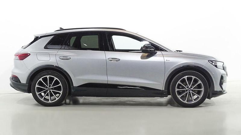 Usado Audi Q4 e-tron 125 kW (170 CV) 2021 Gris SUV