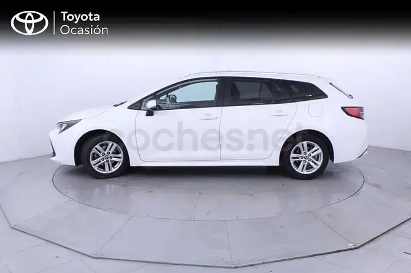 Usado Toyota Corolla Active 122 CV (89 kW) 2022 Blanco Familiar