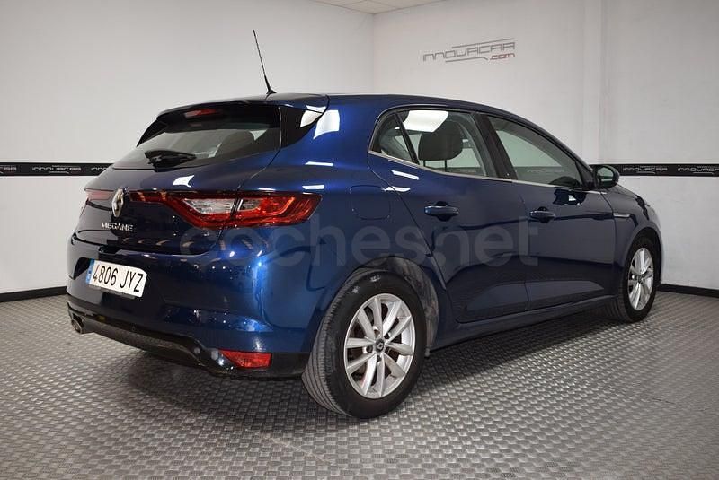 Usado Renault Mégane IV Zen 130 CV (95 kW) 2017 Azul Berlina