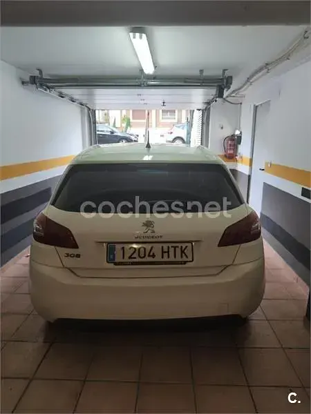 Usado Peugeot 308 Access 92 CV (67 kW) 2013 Blanco Berlina