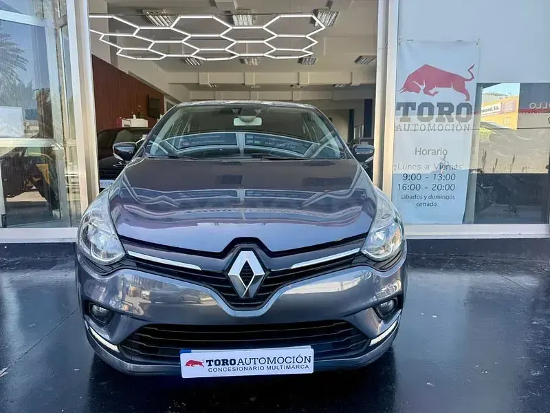 Usado Renault Clio IV LIMITED 90 CV (66 kW) 2018 Gris / plata Berlina