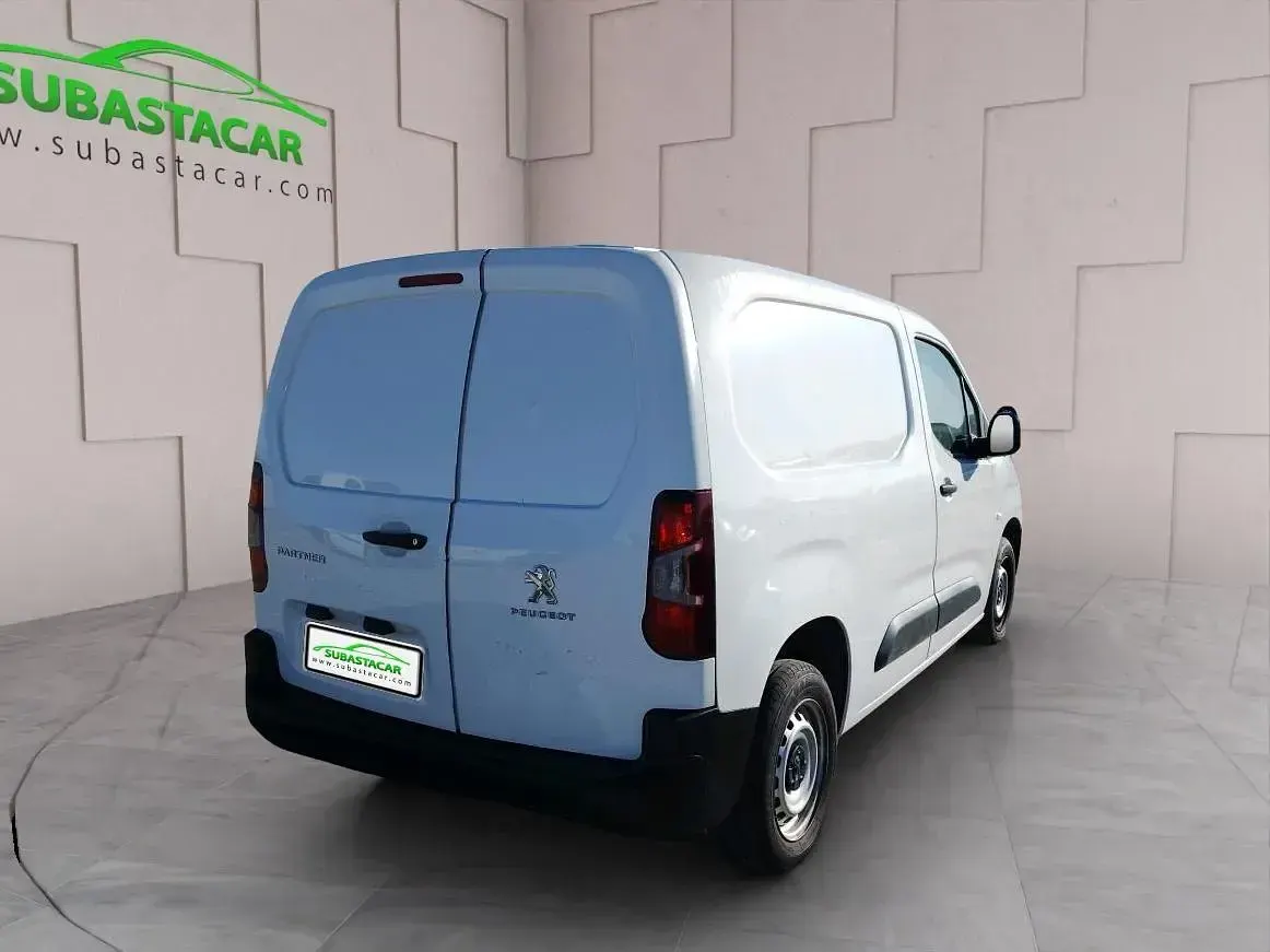 Usado Peugeot Partner 75 CV (55 kW) 2021 Blanco Monovolumen