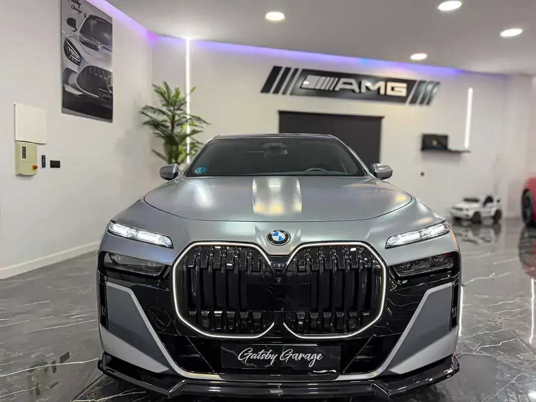 Usado BMW 740 M Sport 299 CV (219 kW) 2024 Gris Berlina