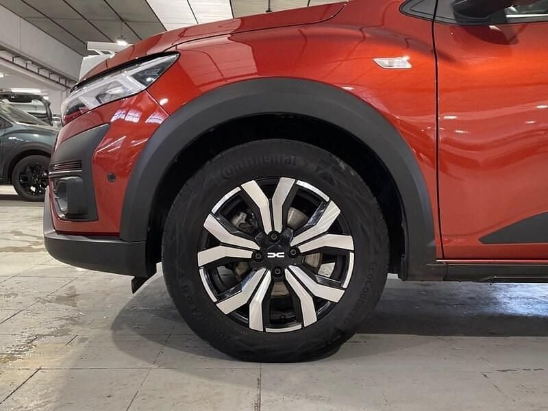 Usado Dacia Jogger Expression 110 CV (80 kW) 2024 Marrón Monovolumen