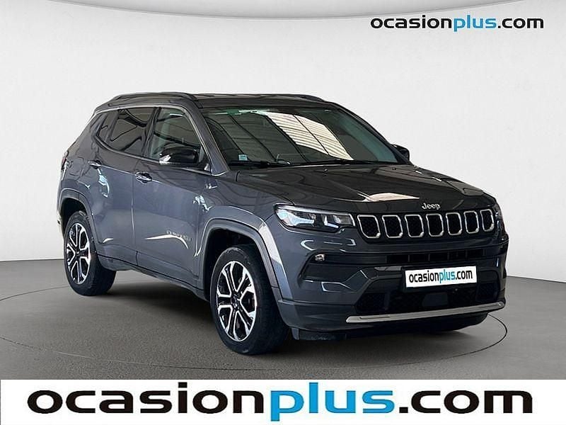 Usado Jeep Compass Limited 130 CV (95 kW) 2022 Gris SUV