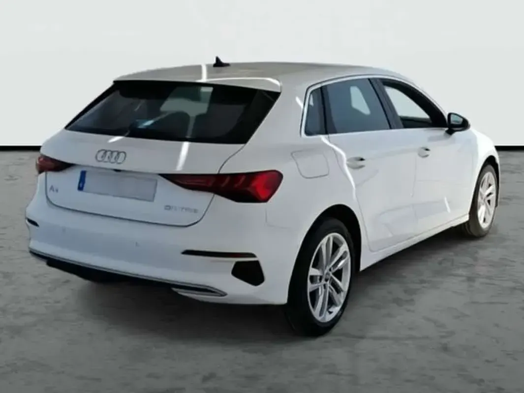 Usado Audi A3 110 CV (80 kW) 2023 Blanco Berlina