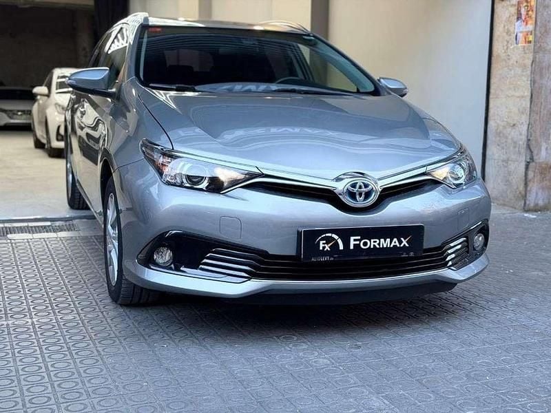 Usado Toyota Auris Touring Sports Advance 136 CV (100 kW) 2016 Gris Familiar