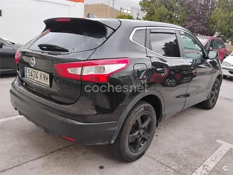 Usado Nissan Qashqai Acenta 130 CV (95 kW) 2016 Negro SUV