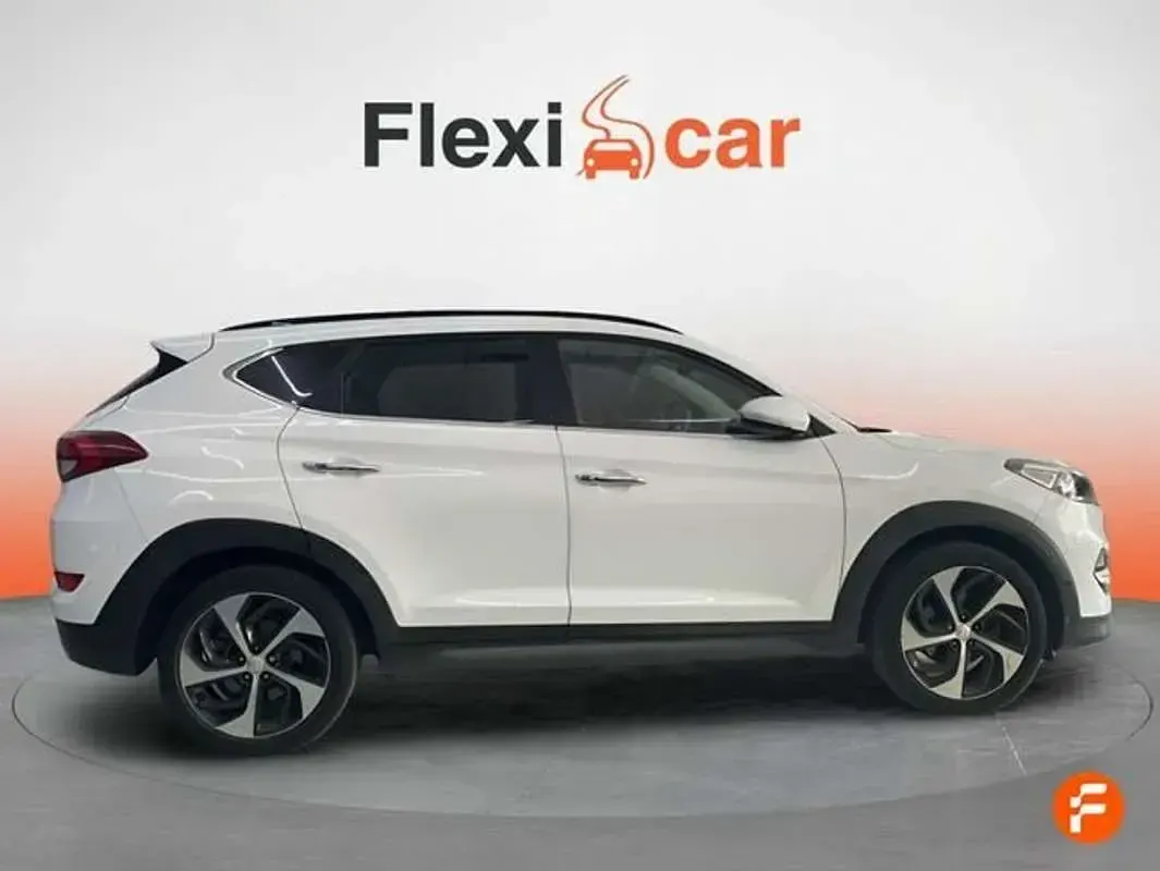 Usado Hyundai Tucson Style 177 CV (130 kW) 2016 Blanco SUV