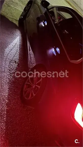 Usado BMW 318 150 CV (110 kW) 2019 Azul Berlina