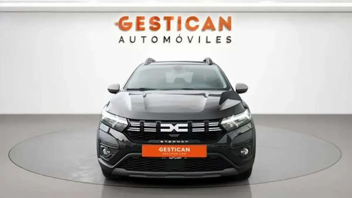 Usado Dacia Sandero Expression 91 CV (66 kW) 2024 Negro Utilitario