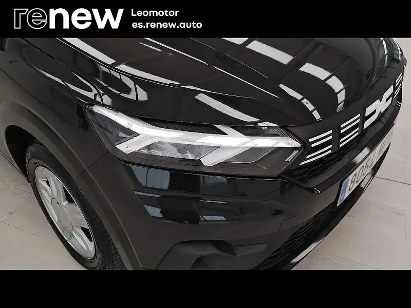 Usado Dacia Sandero Essentiel 100 CV (73 kW) 2023 Gris Berlina