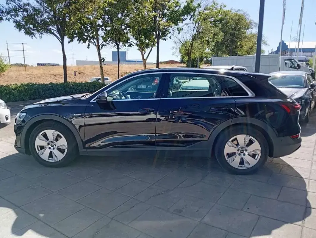 Usado Audi e-tron 300 kW (408 CV) 2020 Negro SUV