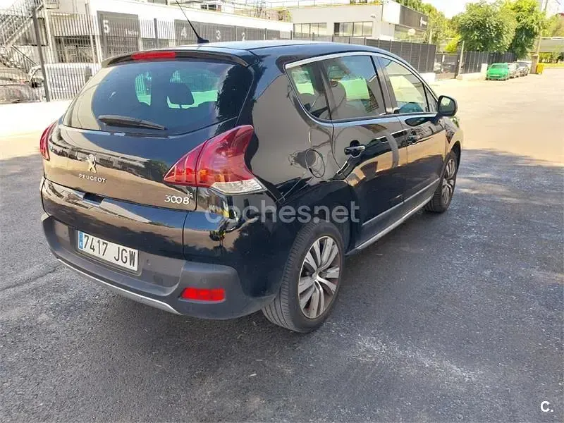 Usado Peugeot 3008 Allure 130 CV (95 kW) 2016 Negro SUV