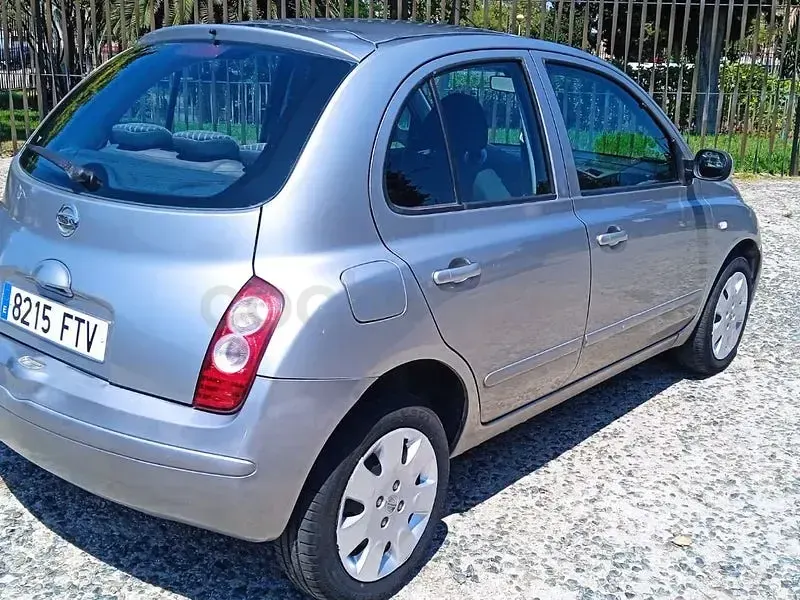 Usado Nissan Micra Acenta 88 CV (64 kW) 2007 Gris / plata Berlina