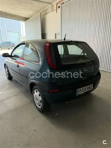 Usado Opel Corsa Edition 65 CV (47 kW) 2001 Verde Utilitario