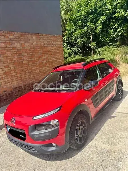 Usado Citroën C4 Feel 100 CV (73 kW) 2017 Rojo Berlina