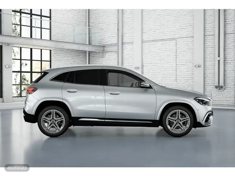 Usado Mercedes GLA200 150 CV (110 kW) 2023 Gris SUV
