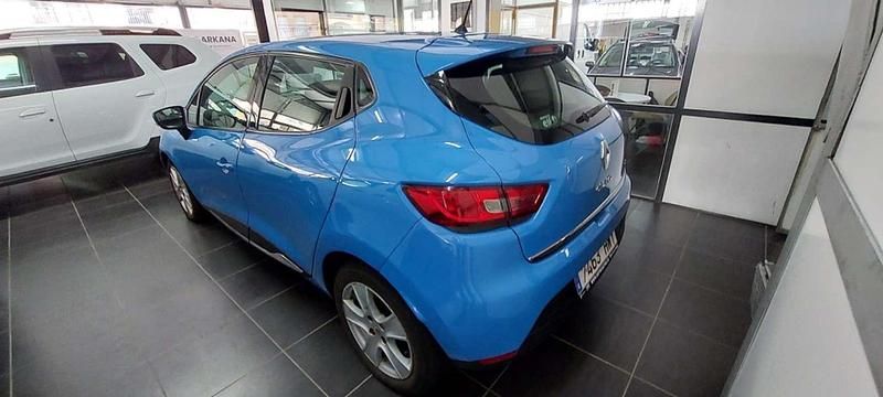Usado Renault Clio IV Dynamique 90 CV (66 kW) 2014 Azul Utilitario