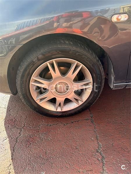 Usado Seat Cordoba Reference 80 CV (58 kW) 2008 Negro Berlina