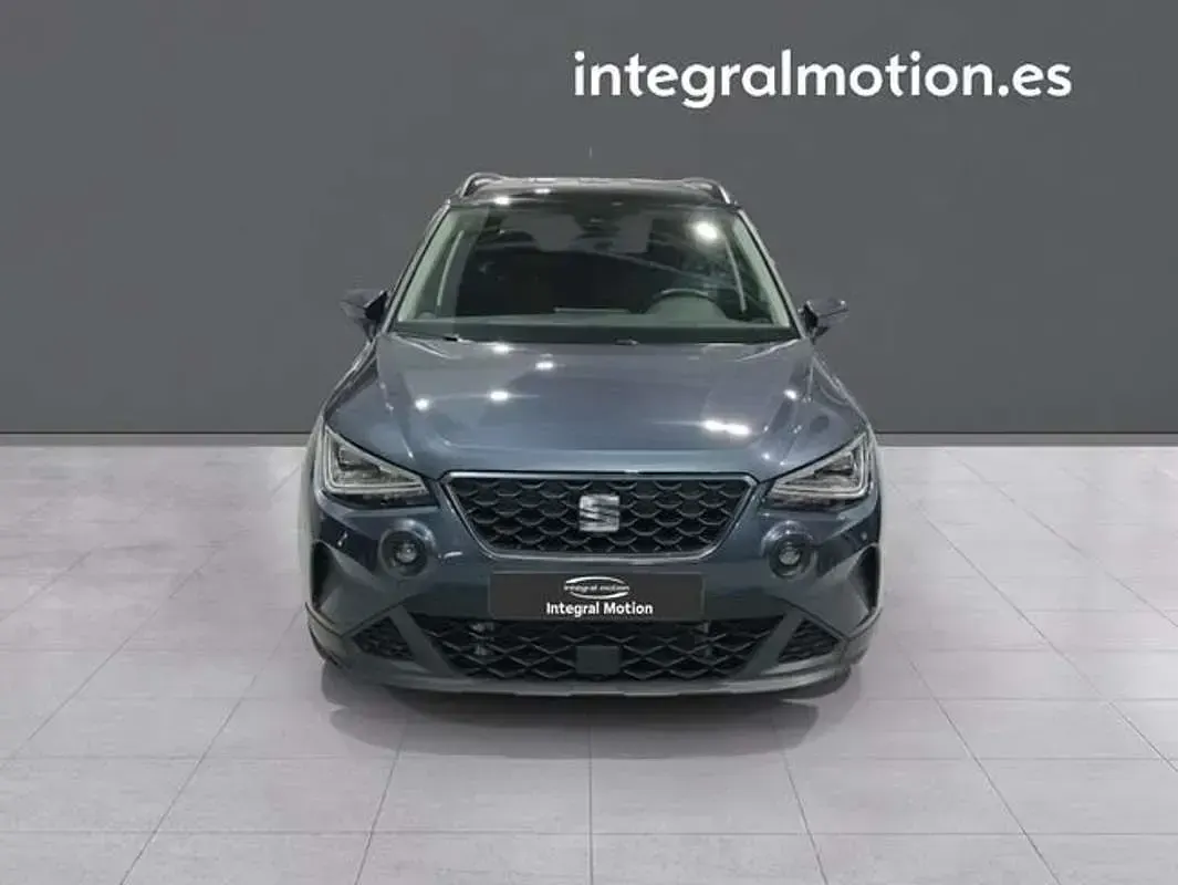 Usado Seat Arona Style 116 CV (85 kW) 2025 Gris SUV