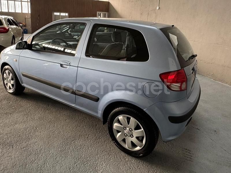 Usado Hyundai Getz 82 CV (60 kW) 2003 Azul Utilitario