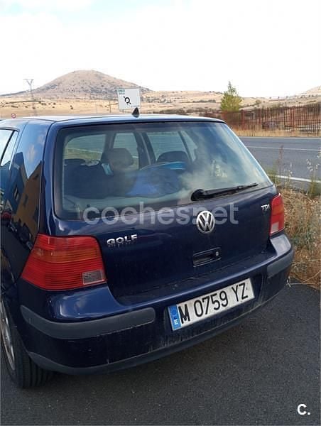 Usado VW Golf IV Highline 110 CV (80 kW) 2000 Azul Berlina