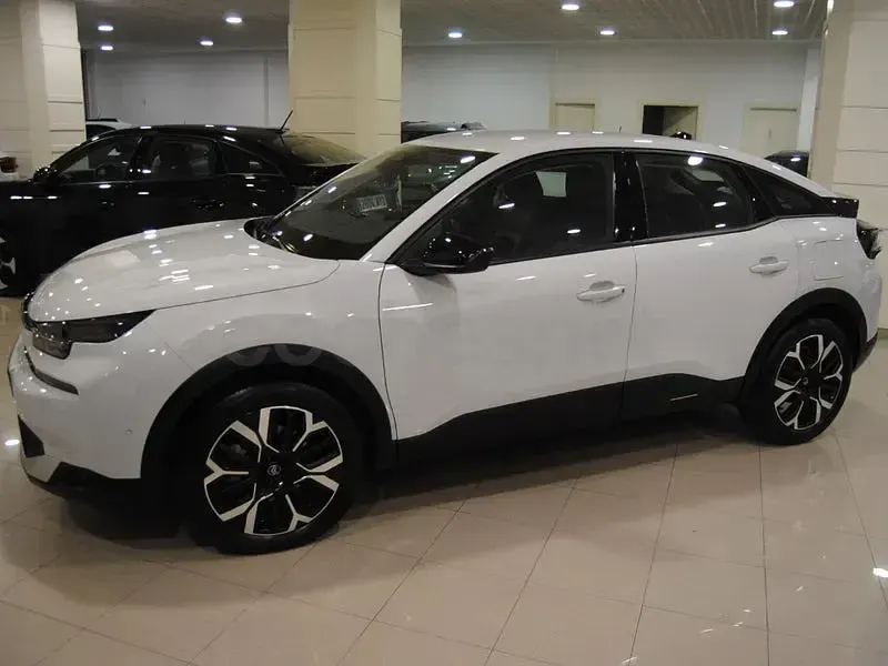 Usado Citroën C4 Business Class 145 CV (106 kW) 2025 Blanco SUV