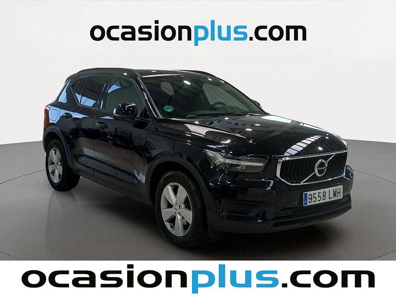 Usado Volvo XC40 Momentum 129 HP (94 kW) 2021 Preto SUV