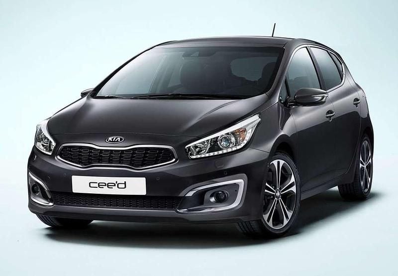 Usado Kia Ceed 101 CV (74 kW) 2016 Plateado Utilitario