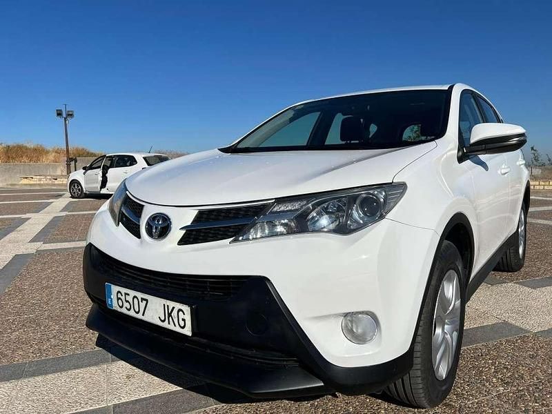Blanco Usado 2015 Toyota RAV4 Active SUV | 14.999 € (Un poco caro) - Imagen 1/4