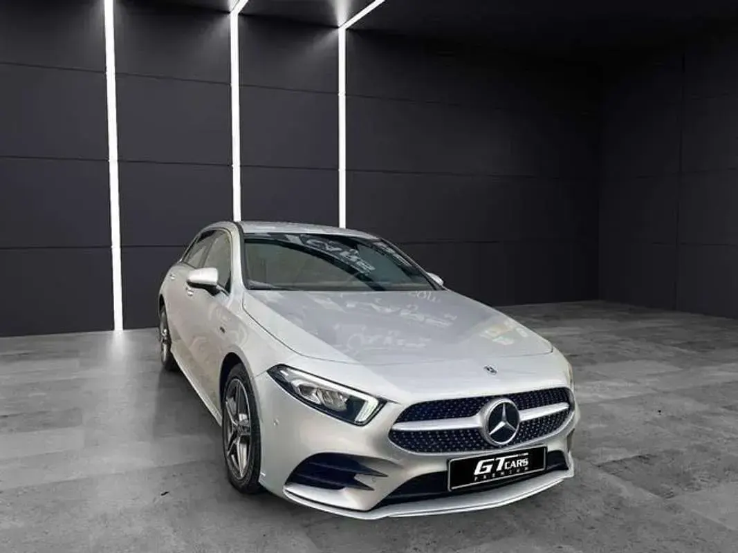 Usado Mercedes A250 AMG 218 CV (160 kW) 2022 Plateado Berlina