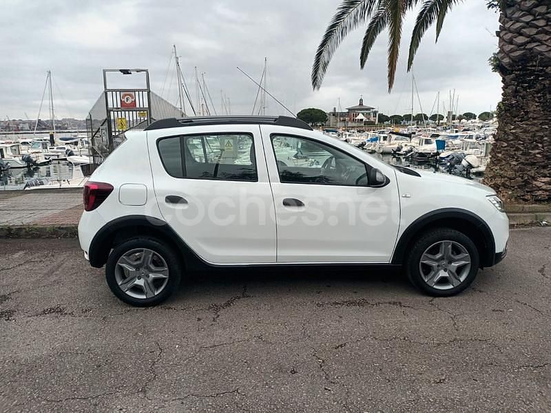 Blanco Usado 2019 Dacia Sandero Essentiel Utilitario | 9390 € (Precio justo) - Imagen 1/3