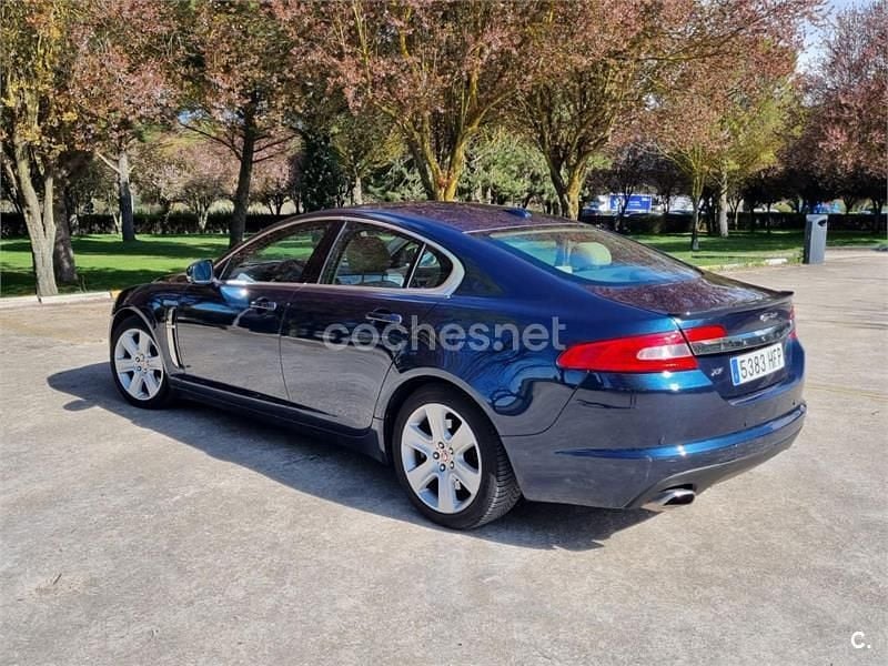Usado Jaguar XF Luxury 211 CV (155 kW) 2011 Azul Berlina