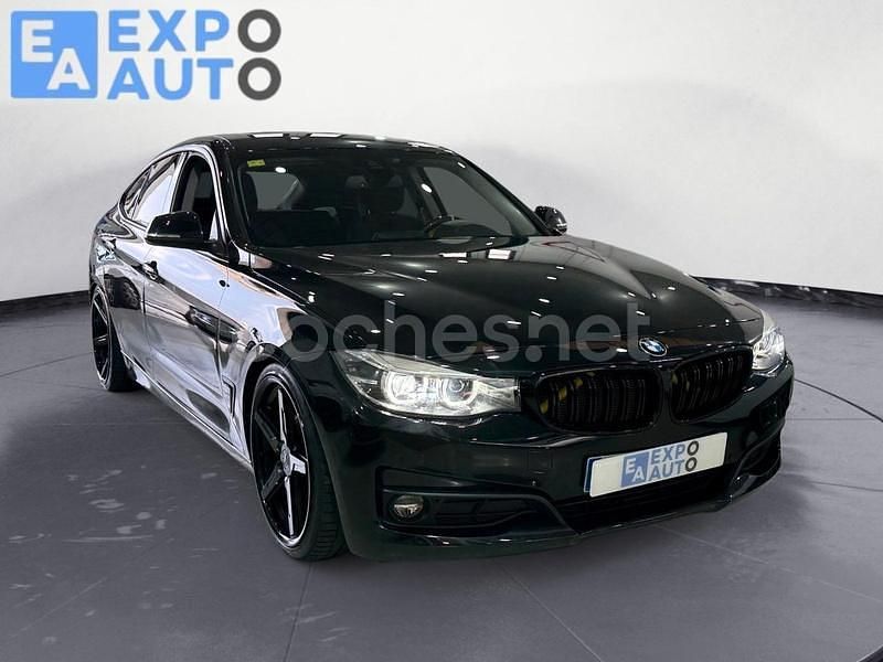 Negro Usado 2018 BMW 318 Gran Turismo Berlina | 22.975 € (Un poco caro) - Imagen 1/4