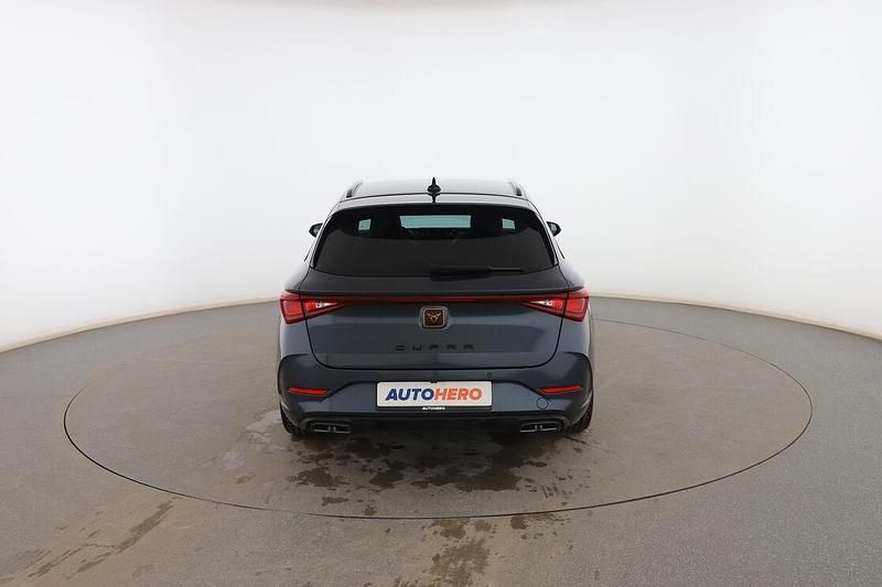 Usado Cupra Leon 150 CV (110 kW) 2023 Gris Familiar