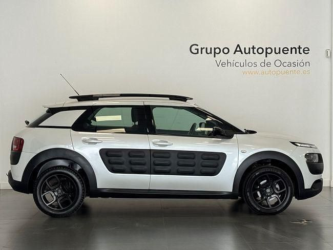 Usado Citroën C4 Cactus Feel 80 CV (58 kW) 2017 Blanco Utilitario