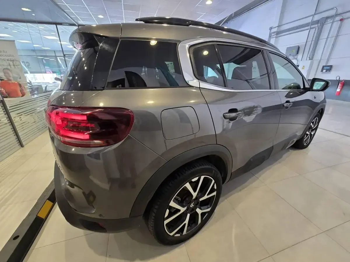 Usado Citroën C5 Aircross Shine 225 CV (165 kW) 2023 Gris SUV