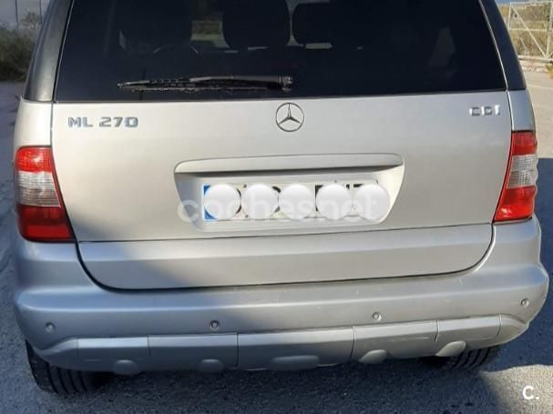 Gris / plata Usado 2003 Mercedes ML270 SUV | 7300 € (Precio justo) - Imagen 1/4