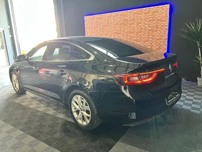 Usado Renault Talisman LIMITED 120 CV (88 kW) 2020 Negro Berlina