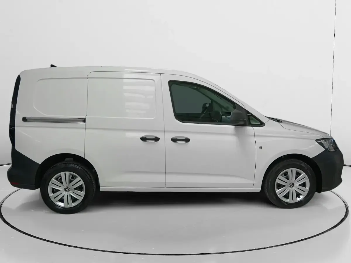 Usado VW Caddy 102 CV (75 kW) 2022 Blanco Monovolumen