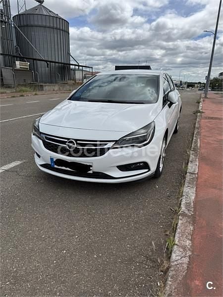 Usado Opel Astra Dynamic 136 CV (100 kW) 2017 Blanco Berlina